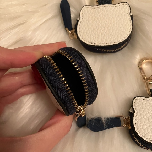 Set Of 3 Hello Kitty Keychain Zipper Pouch - Picture 4 of 6